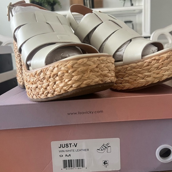 Women's Cream Platform Sandals - Picture 8 of 8